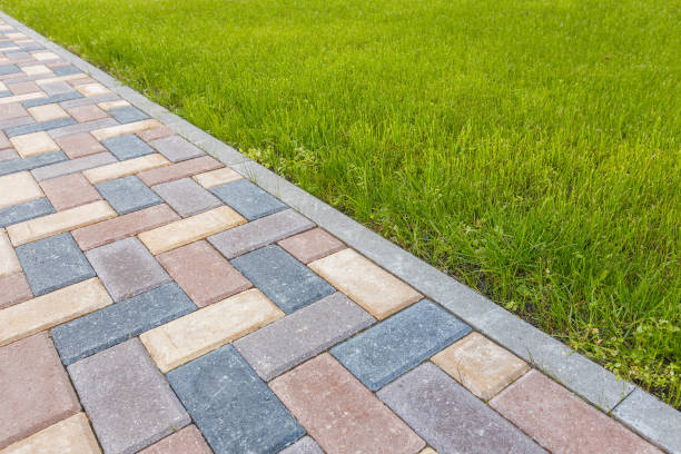 Best Professional Driveway Pavers  in Iyanbito, NM